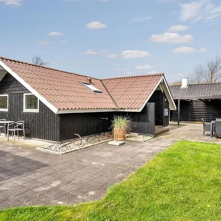 Vakantiehuis Magnus - 250m To The Inlet By Interhome